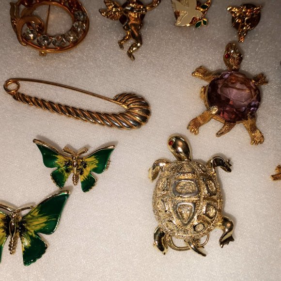 17 vintage pins - Picture 4 of 4